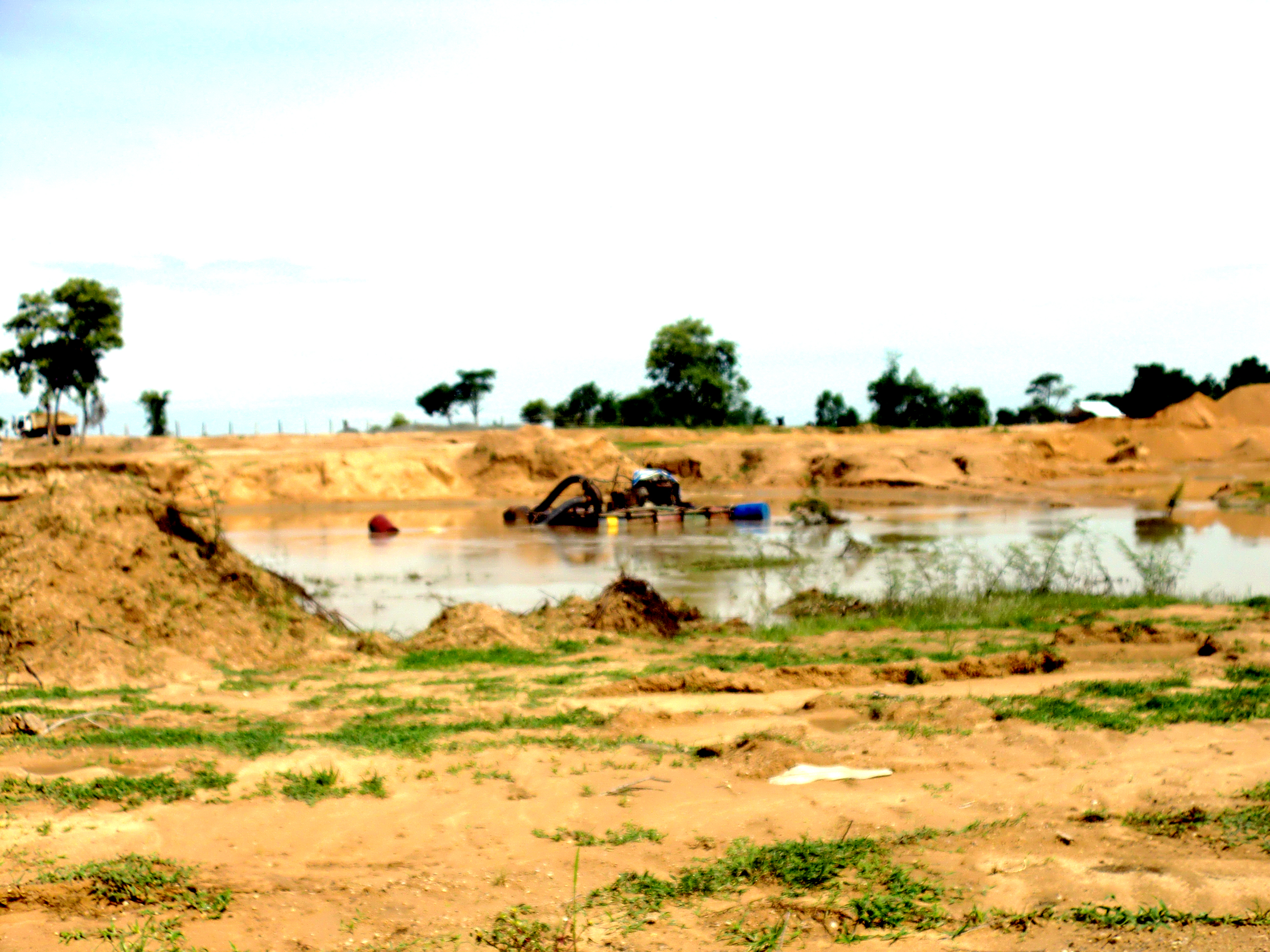 ក្រុមហ៊ុនបូមខ្សាច់ស្ទឹងស្លាគូរកំពុងបង្កផលប៉ះ ពាល់​បរិស្ថាន​ធម្មជាតិ​និង​ជីវភាព​ប្រជាពលរដ្ឋ